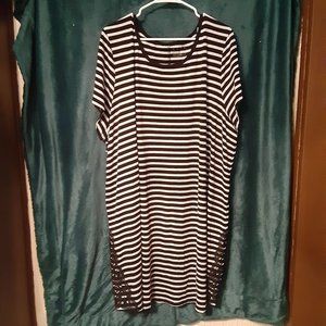 NWT LIVI Dress black and white size 26/28 Lane Bry